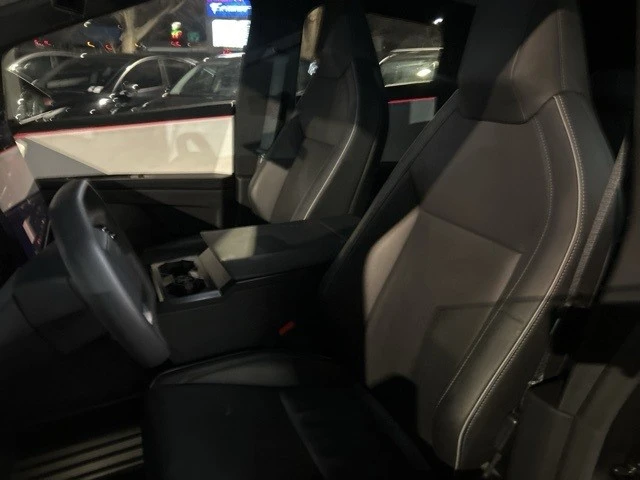 2024 Tesla Cybertruck - Image 12 of 21