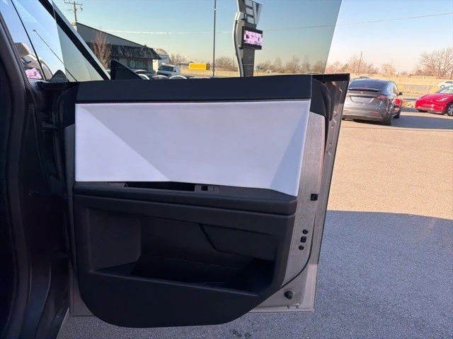 2024 Tesla Cybertruck - Image 15 of 21