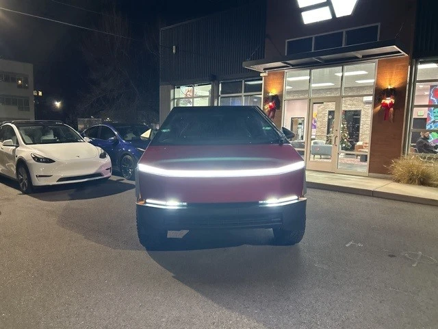 2024 Tesla Cybertruck - Image 2 of 21