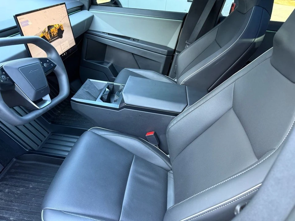 2024 Tesla Cybertruck - Image 3 of 4