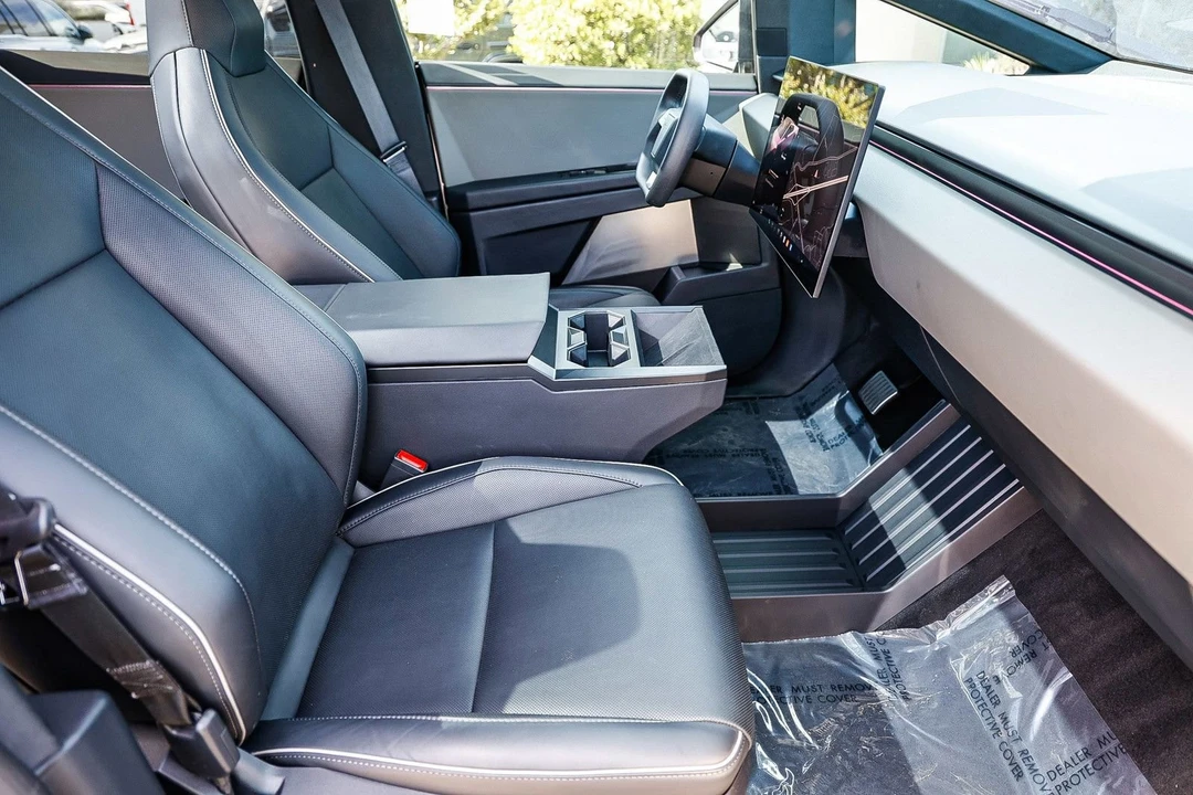 2024 Tesla Cybertruck - Image 17 of 21