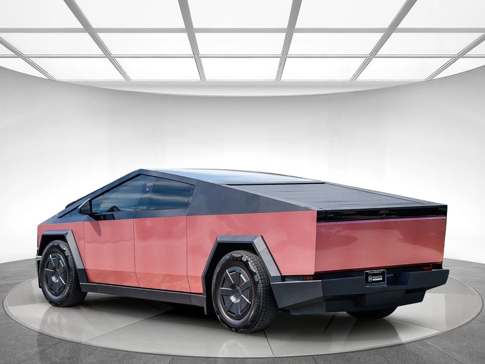 2024 Tesla Cybertruck - Image 2 of 21