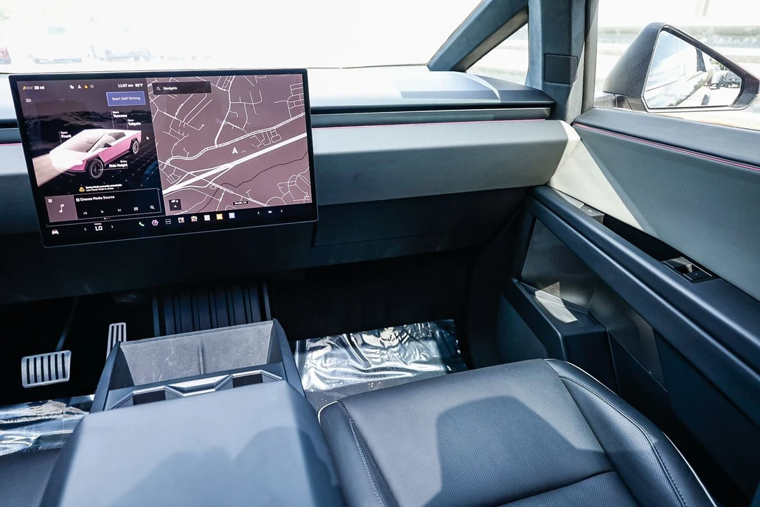 2024 Tesla Cybertruck - Image 15 of 21