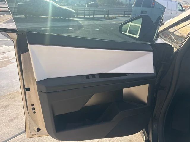 2024 Tesla Cybertruck - Image 10 of 20