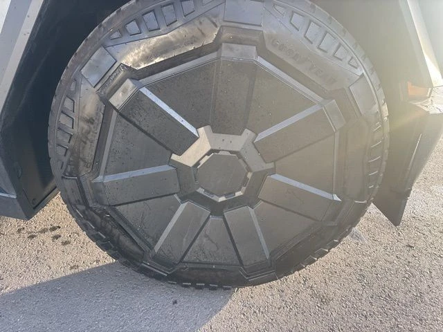 2024 Tesla Cybertruck - Image 9 of 20