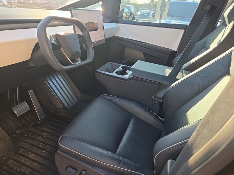 2024 Tesla Cybertruck - Image 3 of 7