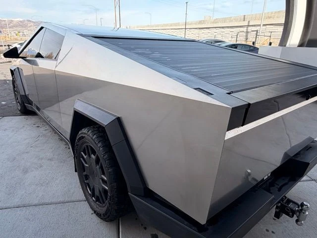 2024 Tesla Cybertruck - Image 6 of 21