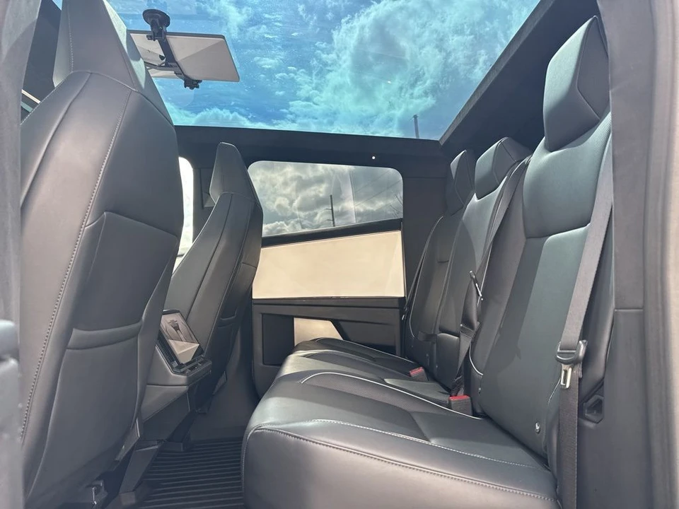 2024 Tesla Cybertruck - Image 16 of 21
