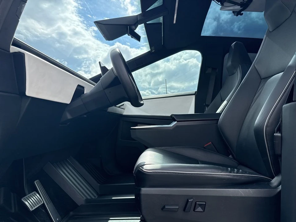2024 Tesla Cybertruck - Image 13 of 21