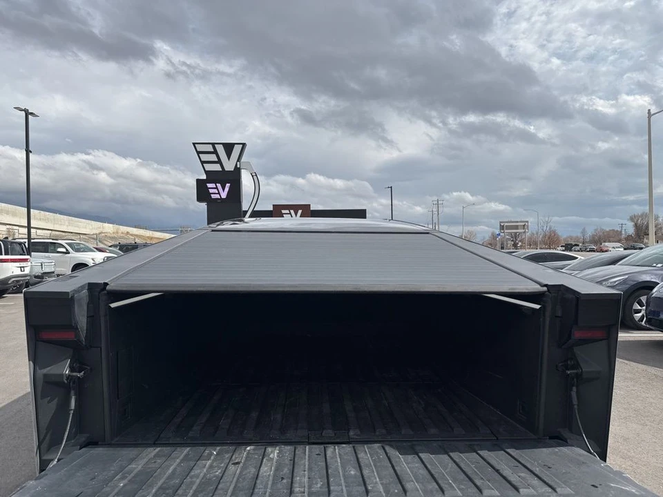 2024 Tesla Cybertruck - Image 17 of 21