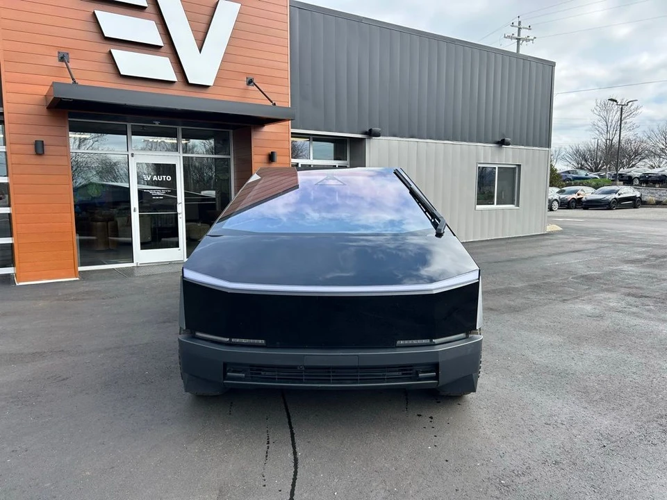 2024 Tesla Cybertruck - Image 2 of 15