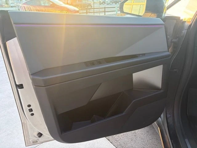 2024 Tesla Cybertruck - Image 12 of 21