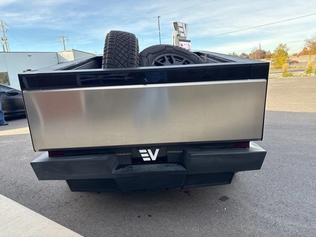2024 Tesla Cybertruck - Image 7 of 21