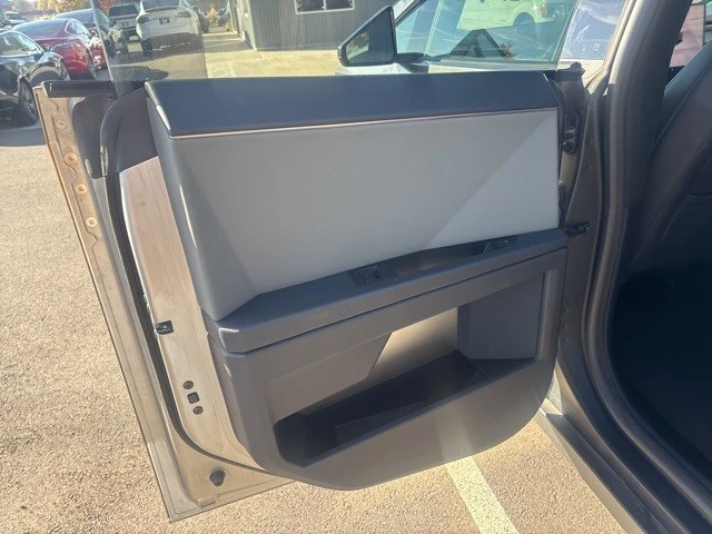 2024 Tesla Cybertruck - Image 16 of 21