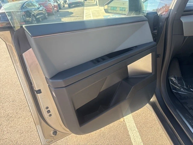 2024 Tesla Cybertruck - Image 12 of 21