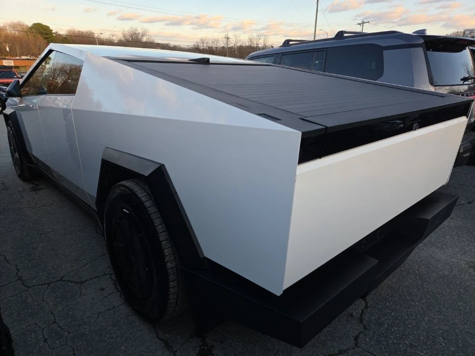 2024 Tesla Cybertruck - Image 6 of 6