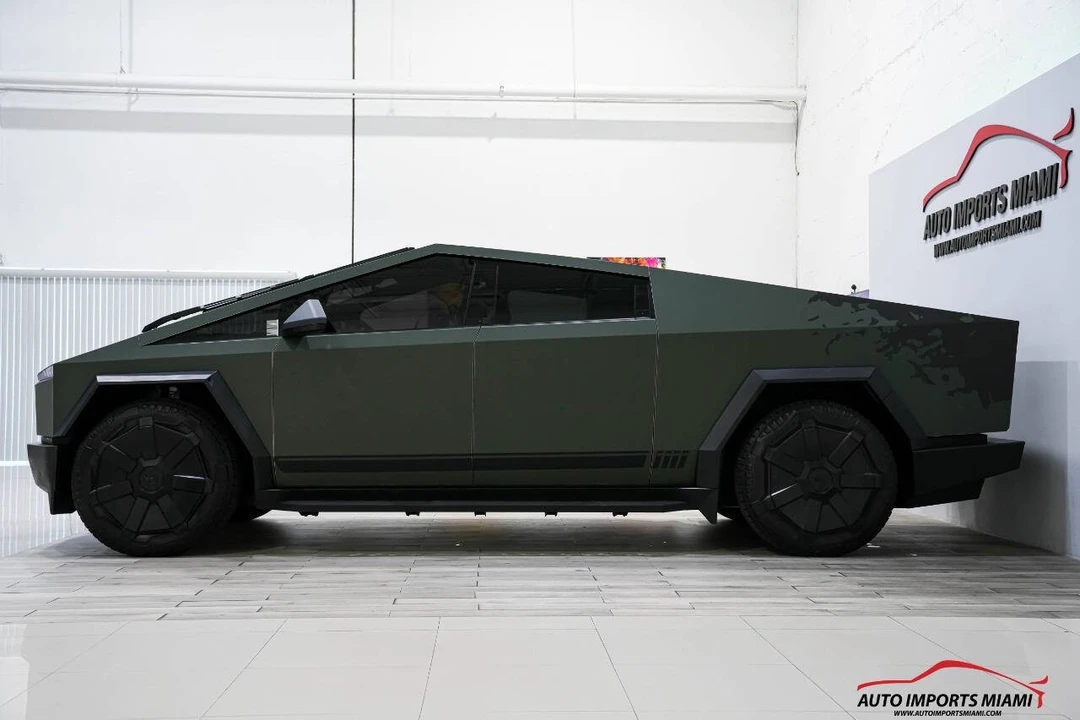2024 Tesla Cybertruck - Image 14 of 21