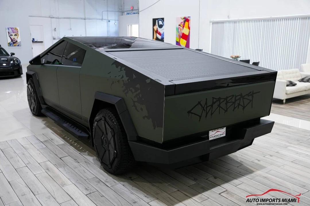 2024 Tesla Cybertruck - Image 18 of 21