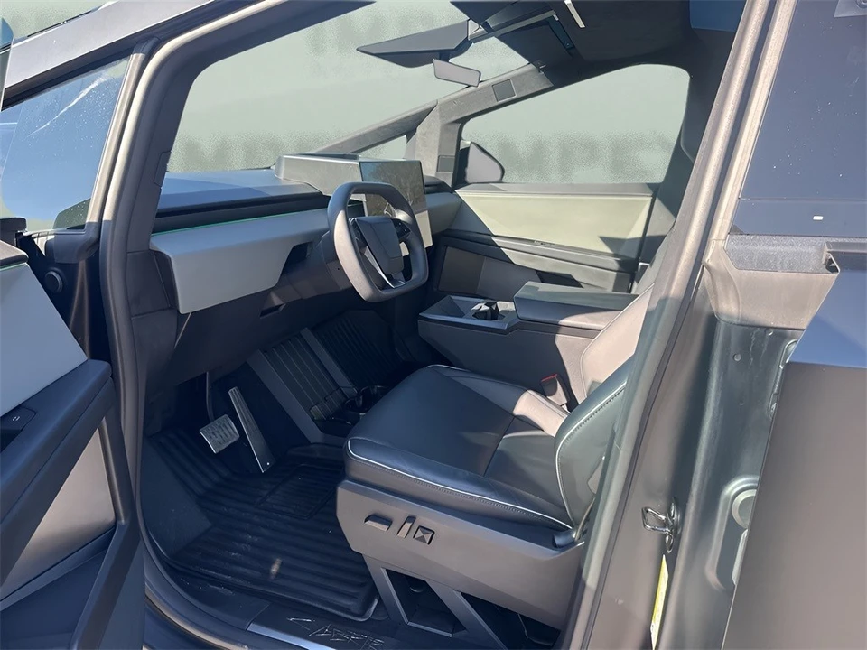 2024 Tesla Cybertruck - Image 9 of 12