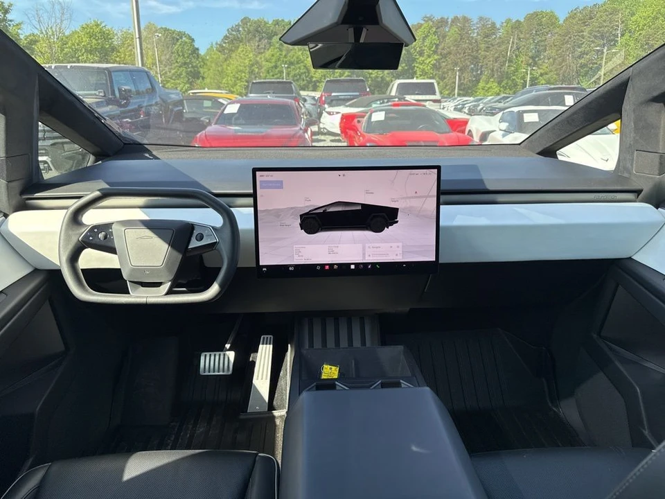 2024 Tesla Cybertruck - Image 15 of 21