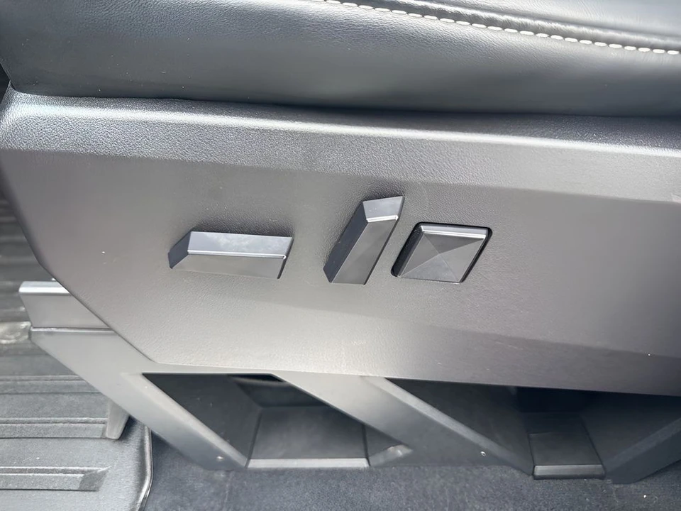 2024 Tesla Cybertruck - Image 10 of 21