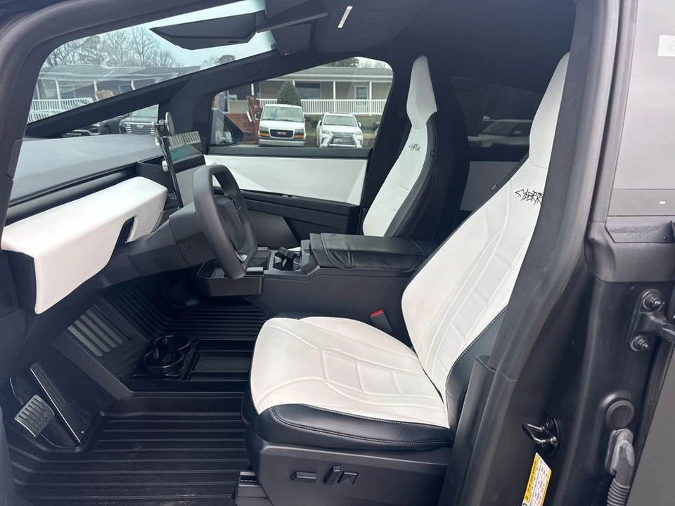 2024 Tesla Cybertruck - Image 9 of 12
