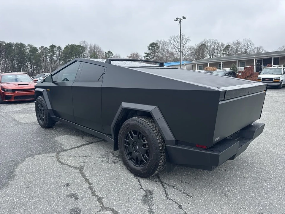 2024 Tesla Cybertruck - Image 3 of 12