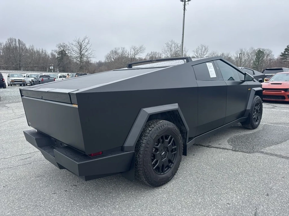 2024 Tesla Cybertruck - Image 5 of 12