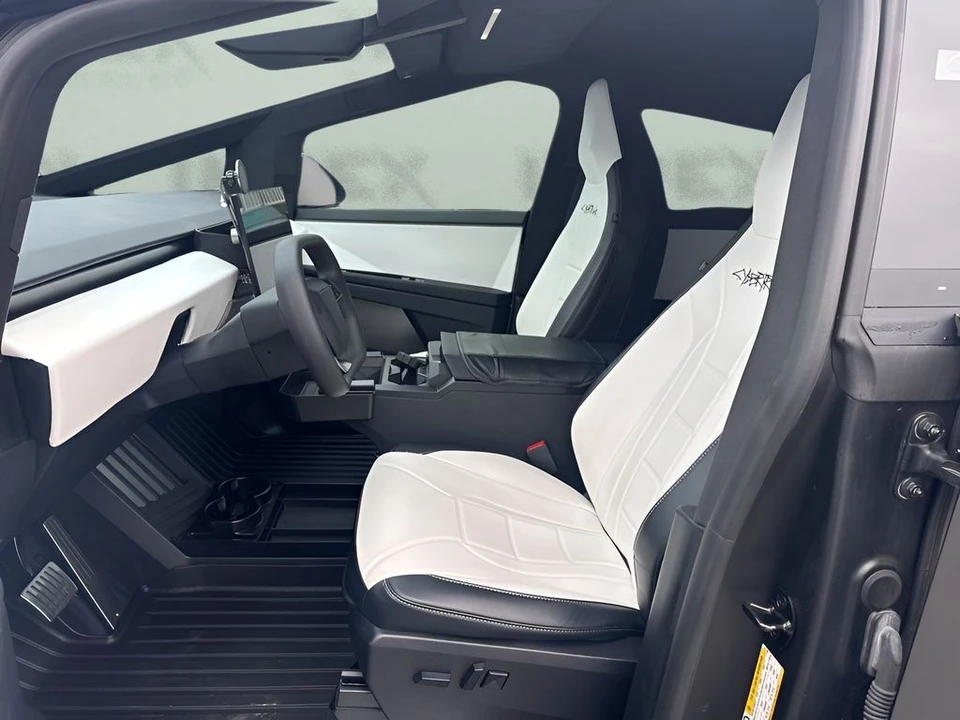 2024 Tesla Cybertruck - Image 9 of 21