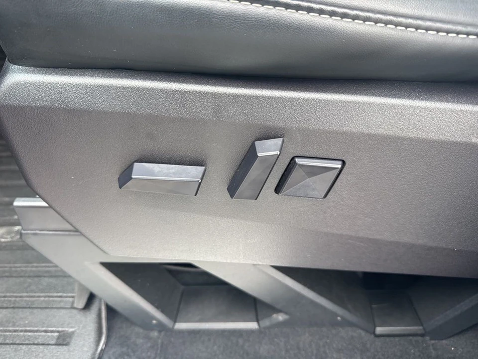 2024 Tesla Cybertruck - Image 10 of 12