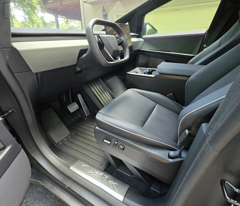 2024 Tesla Cybertruck - Image 4 of 5