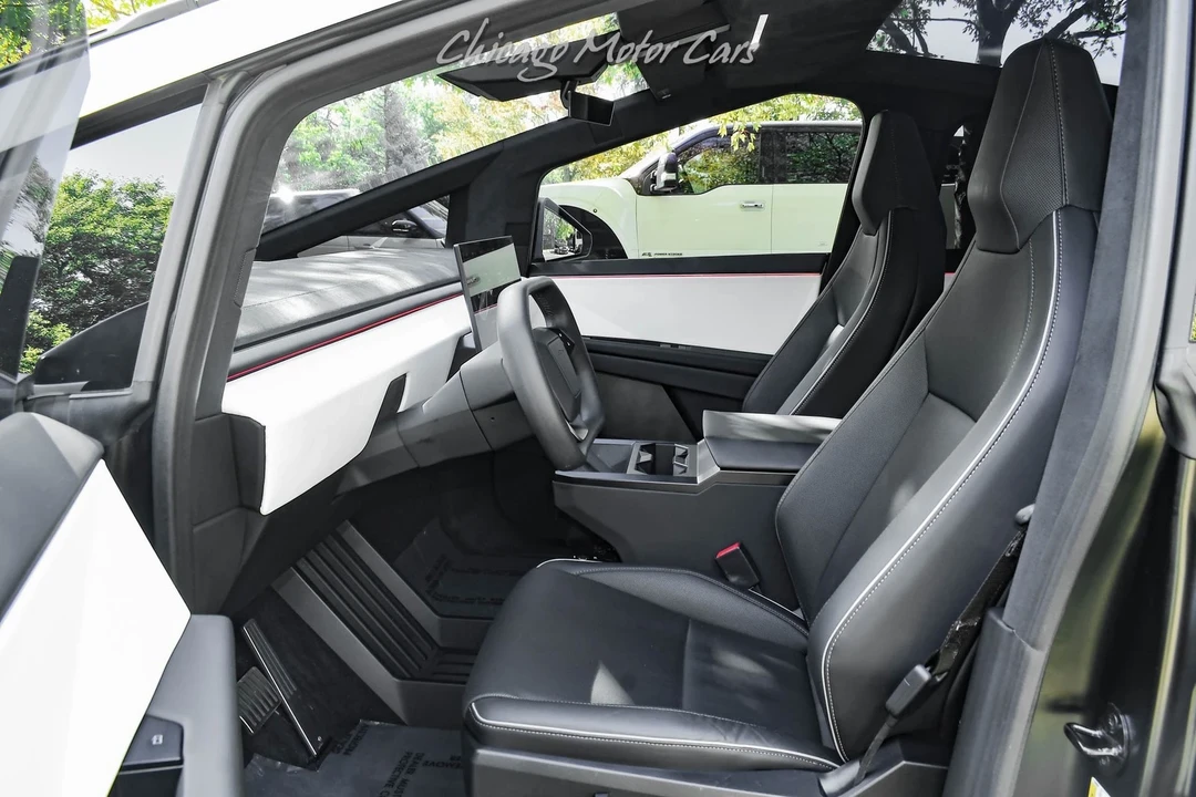 2024 Tesla Cybertruck - Image 15 of 21