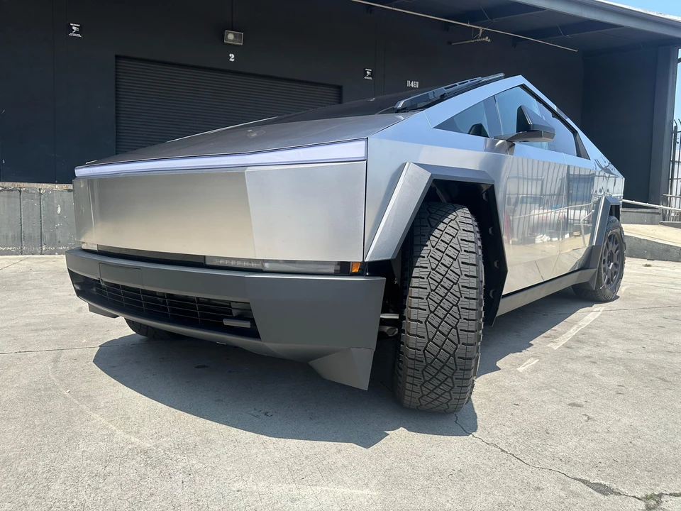2024 Tesla Cybertruck - Image 7 of 31