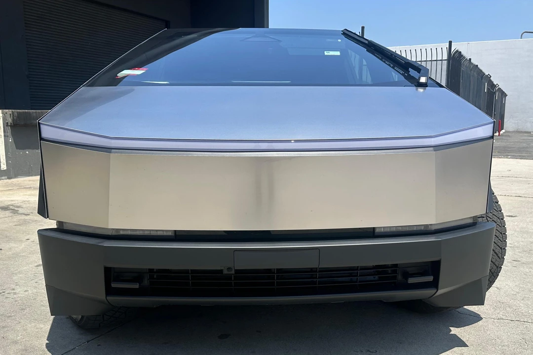 2024 Tesla Cybertruck - Image 2 of 31