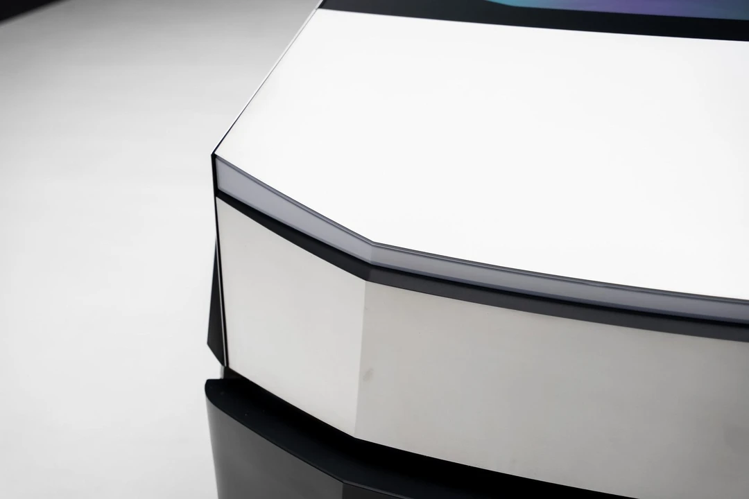 2024 Tesla Cybertruck - Image 10 of 12