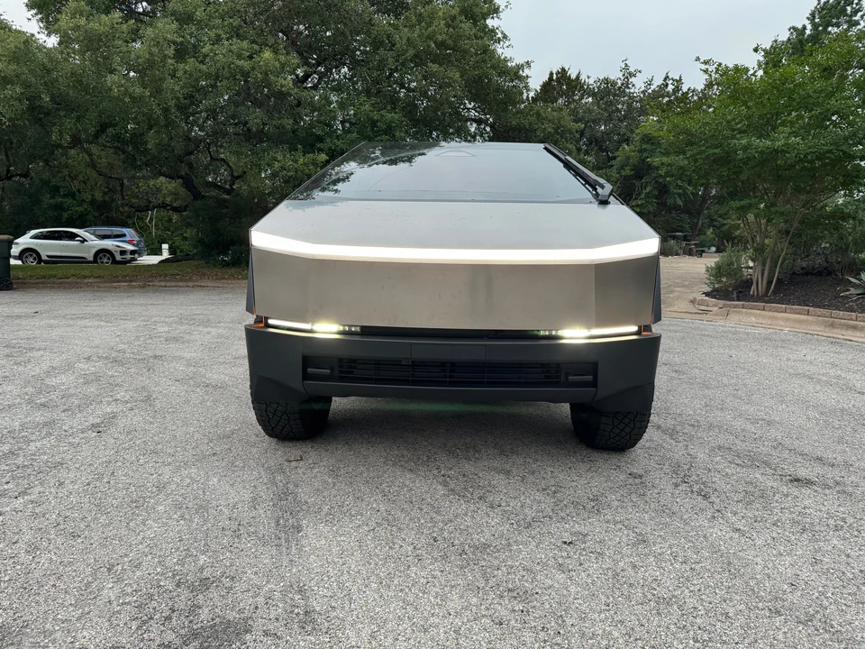 2024 Tesla Cybertruck - Image 6 of 31