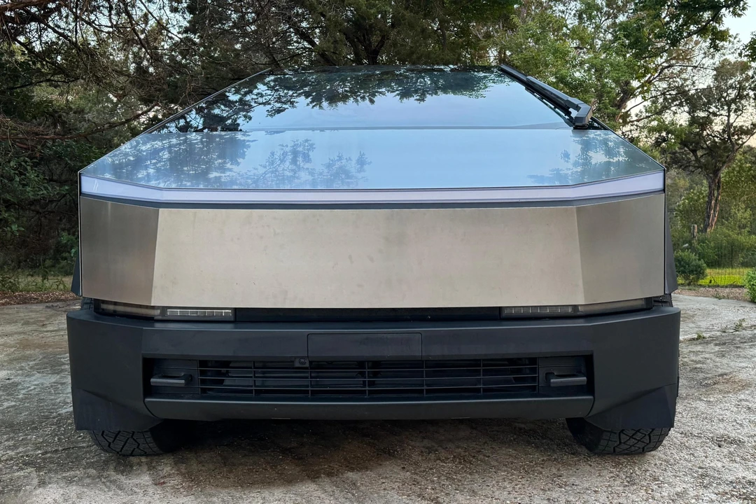 2024 Tesla Cybertruck - Image 2 of 31