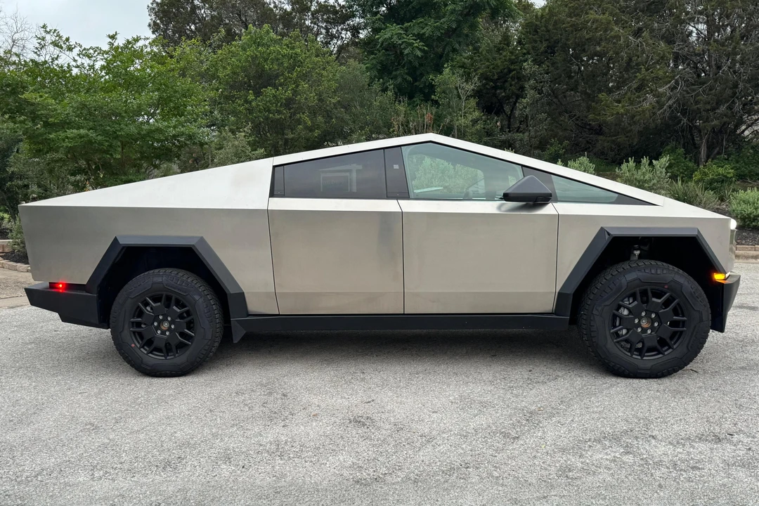 2024 Tesla Cybertruck - Image 3 of 31