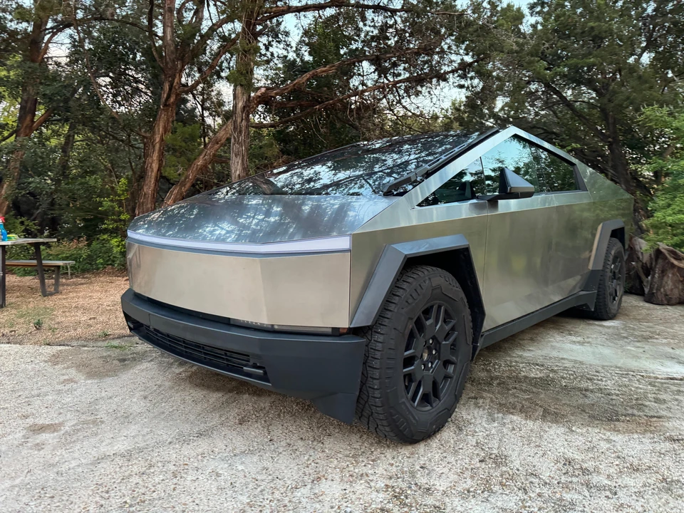2024 Tesla Cybertruck - Image 9 of 31