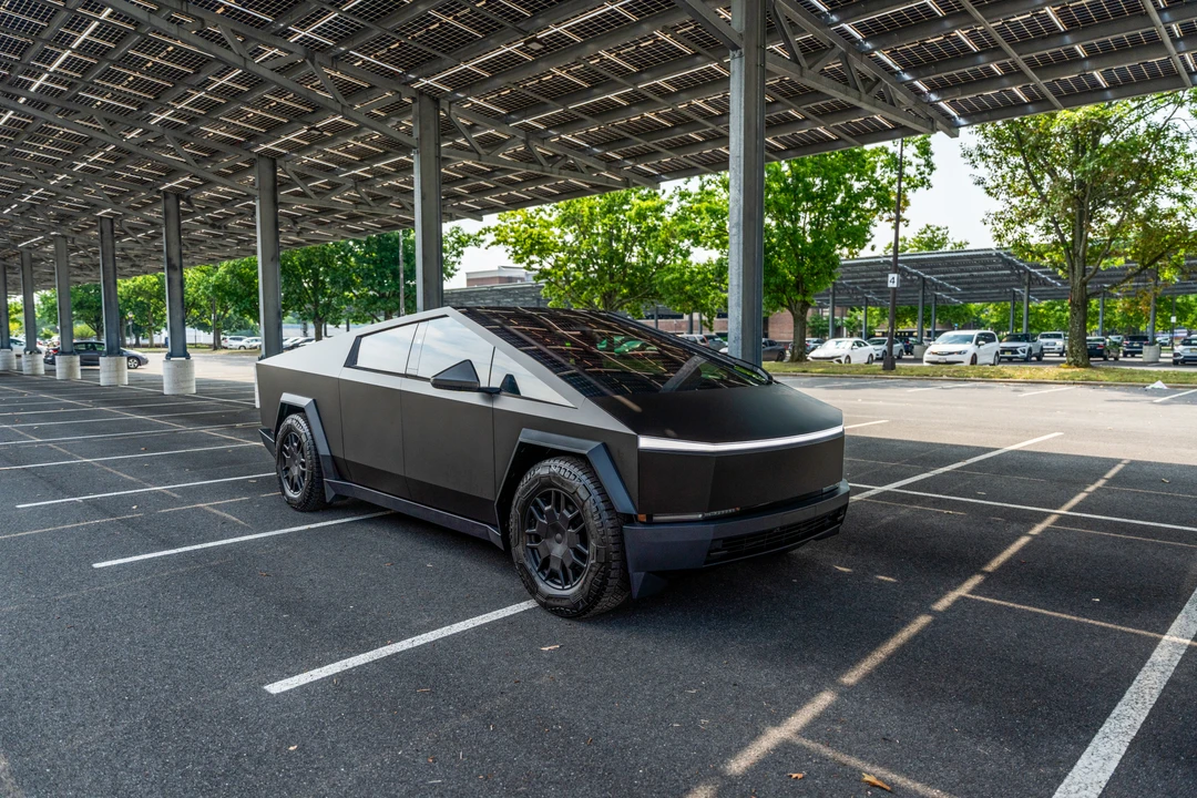 2024 Tesla Cybertruck - Image 2 of 6