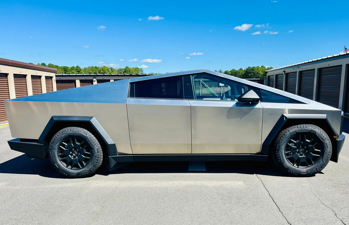 2024 Tesla Cybertruck - Image 15 of 31