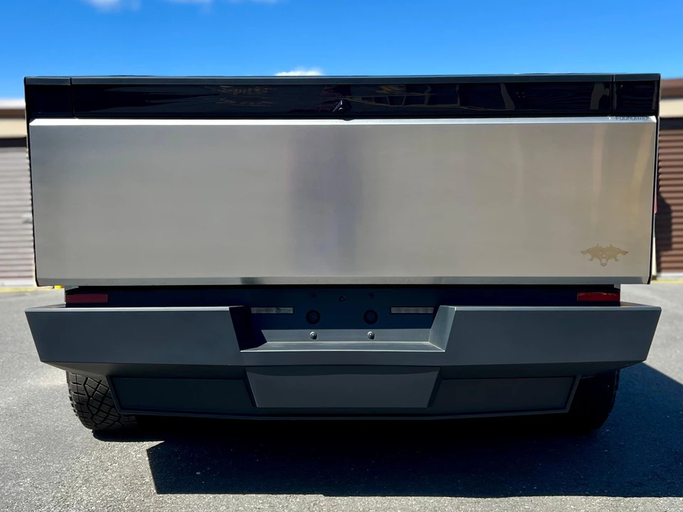 2024 Tesla Cybertruck - Image 10 of 31