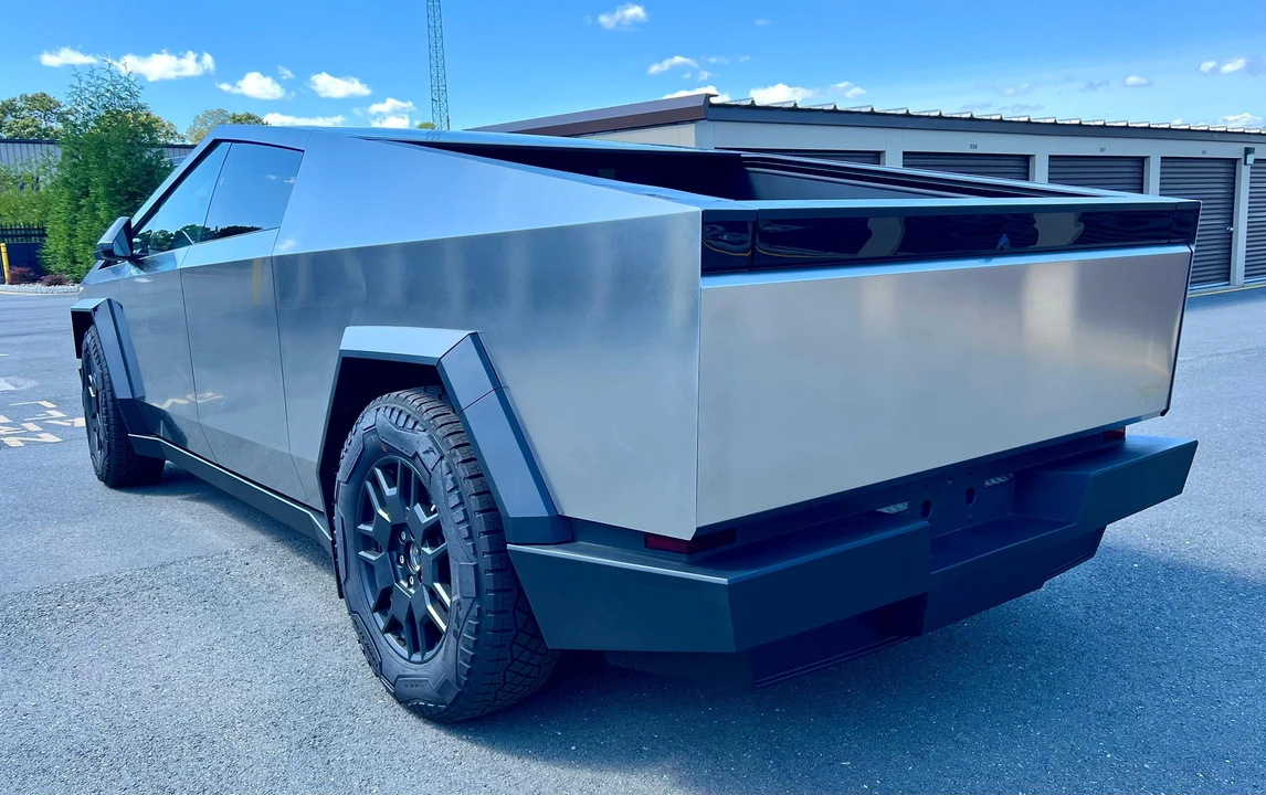 2024 Tesla Cybertruck - Image 8 of 31