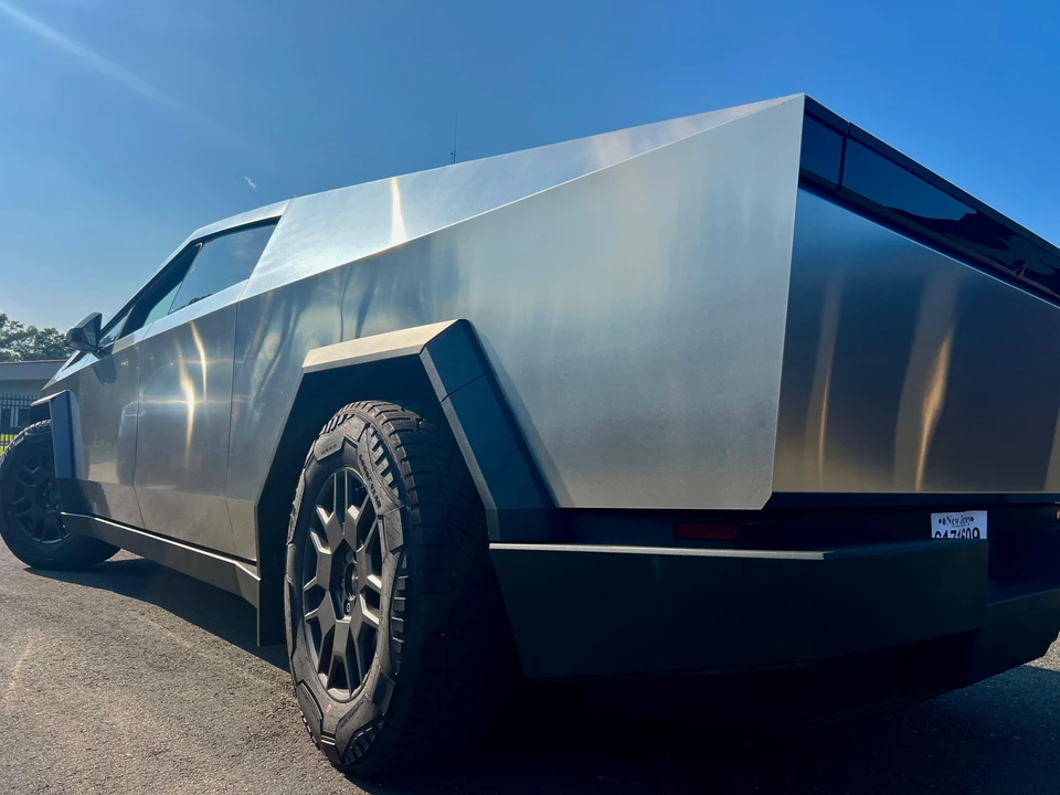 2024 Tesla Cybertruck - Image 28 of 31