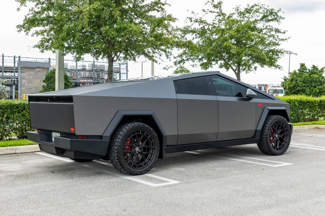 2024 Tesla Cybertruck - Image 4 of 31