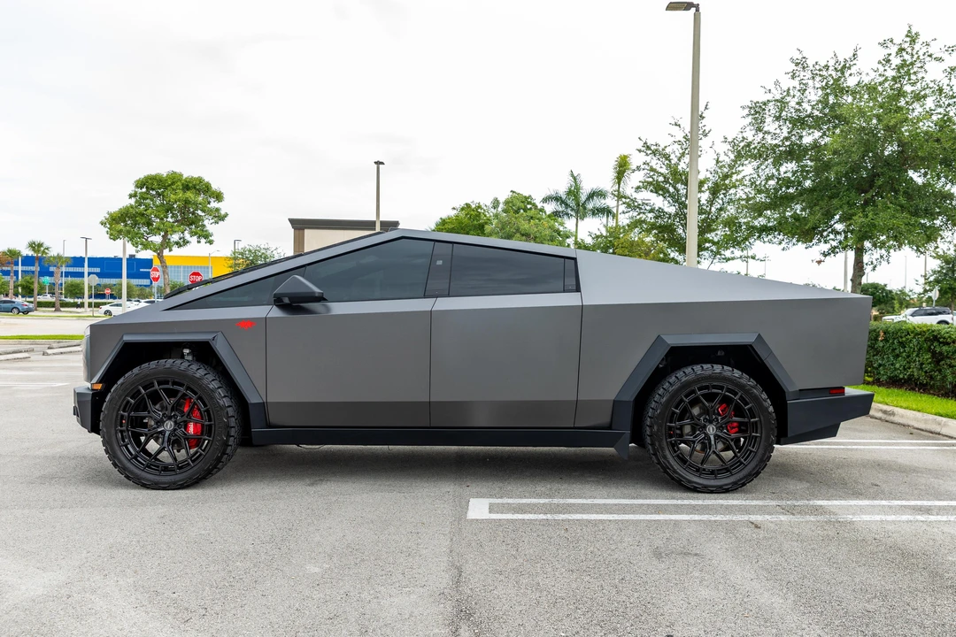 2024 Tesla Cybertruck - Image 3 of 31