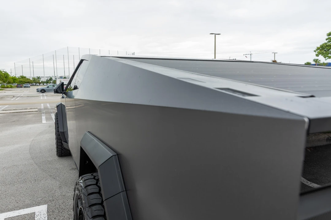 2024 Tesla Cybertruck - Image 30 of 31