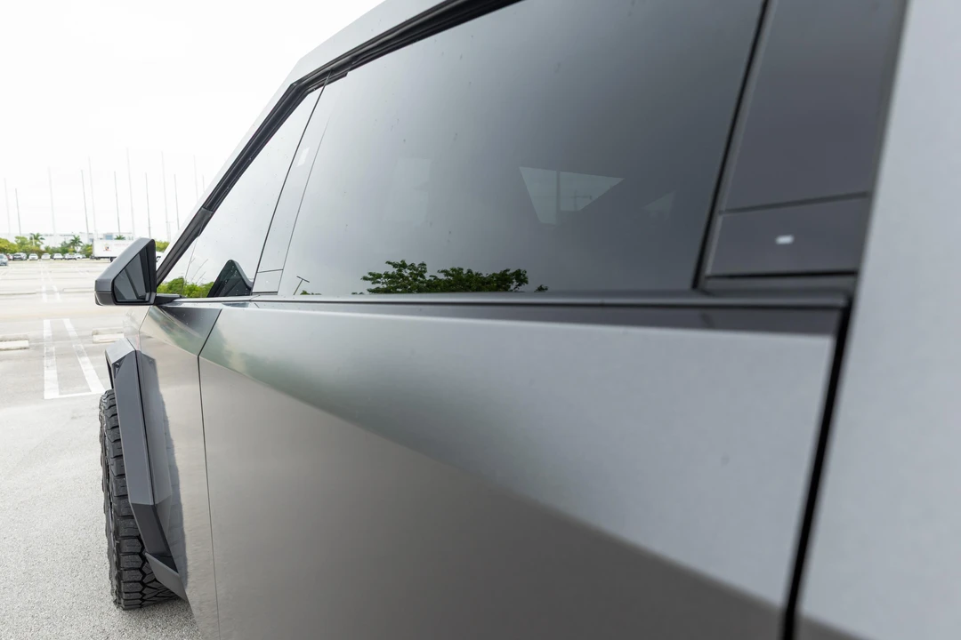 2024 Tesla Cybertruck - Image 28 of 31