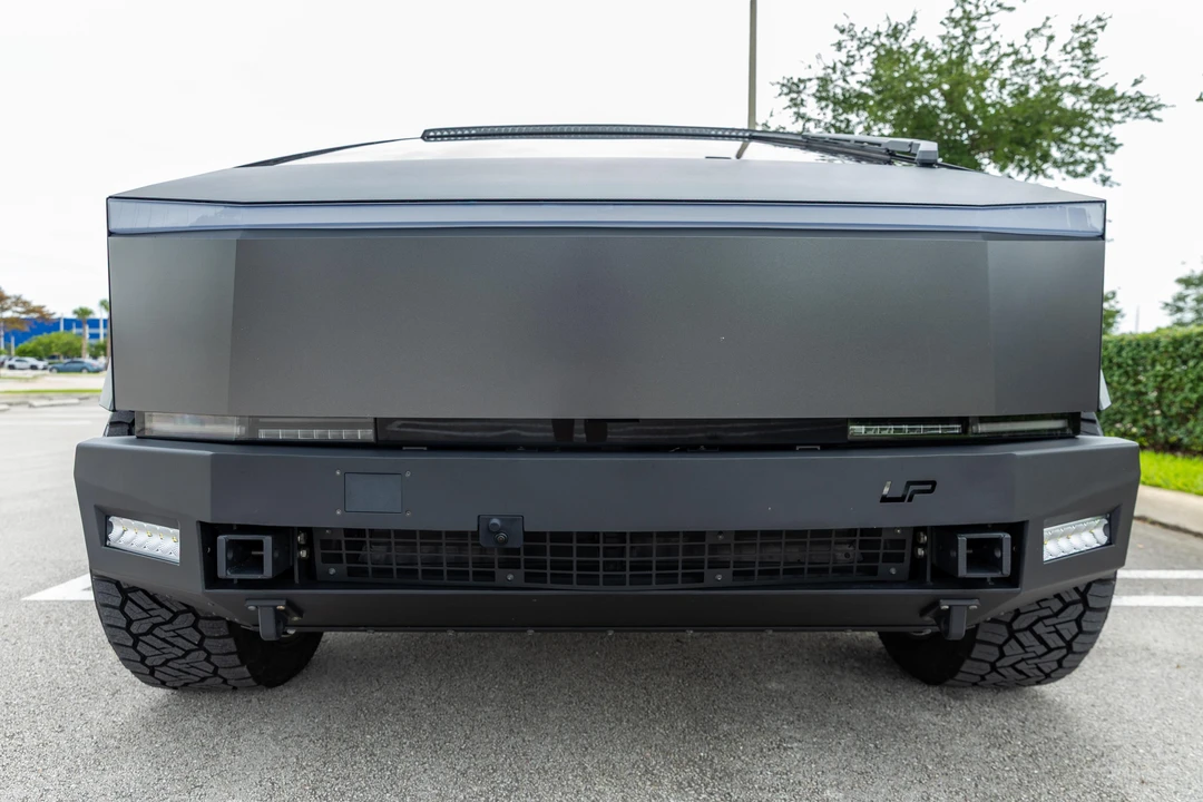 2024 Tesla Cybertruck - Image 8 of 31