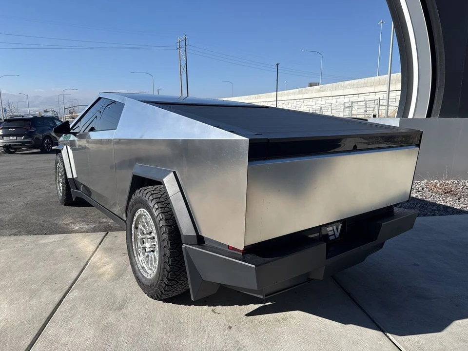 2024 Tesla Cybertruck - Image 5 of 21